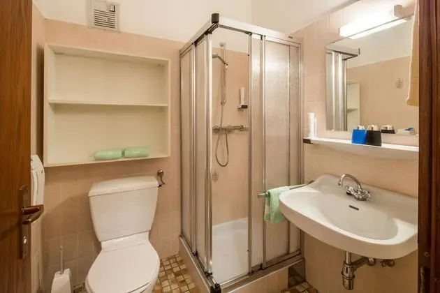 Comfort Büyük Yataklı Tek Kişilik Oda