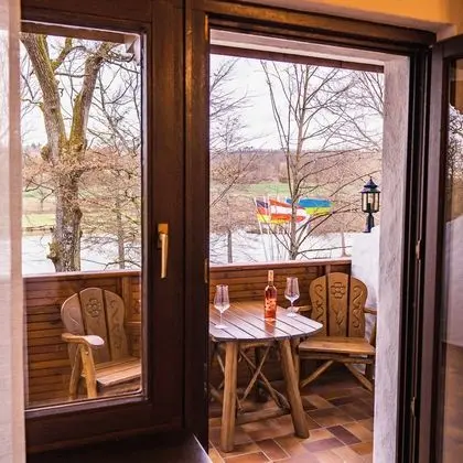 Superior Tek Büyük Yataklı Oda, Balkon, Göl Manzaralı