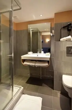 Standard Tek Büyük Yataklı Oda (shower // douche)