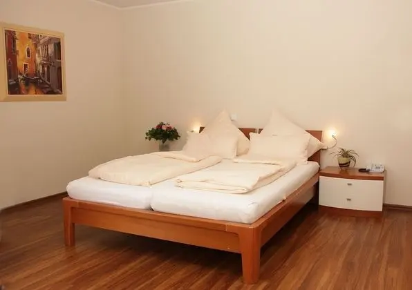 Comfort Tek Büyük Yataklı Oda