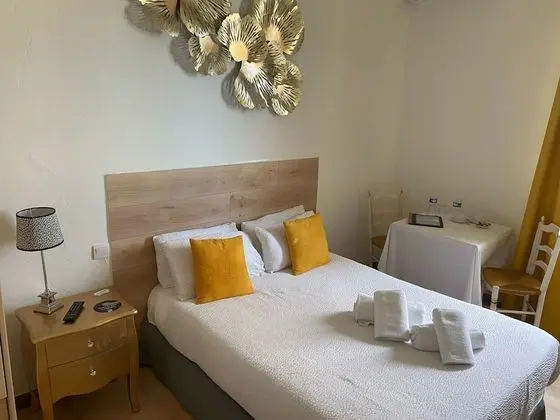 Oda, 1 Çift Kişilik Yatak, Sigara İçilmez