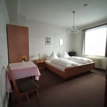 Büyük Yataklı Tek Kişilik Oda