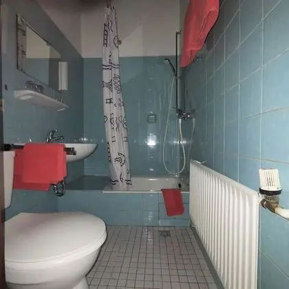 Büyük Yataklı Tek Kişilik Oda