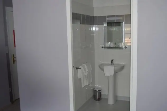 Standard Tek Büyük Yataklı Oda (douche)