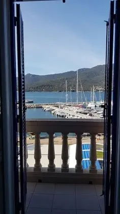 Tek Büyük Yataklı Oda, Balkon (Mer)