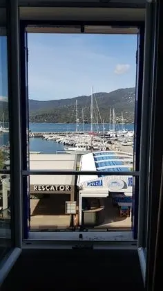 Tek Büyük Yataklı Oda (Mer)