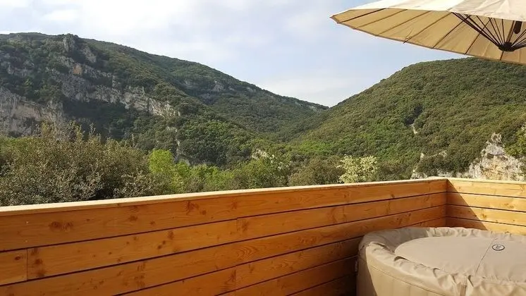 Exclusive Tek Büyük Yataklı Oda
