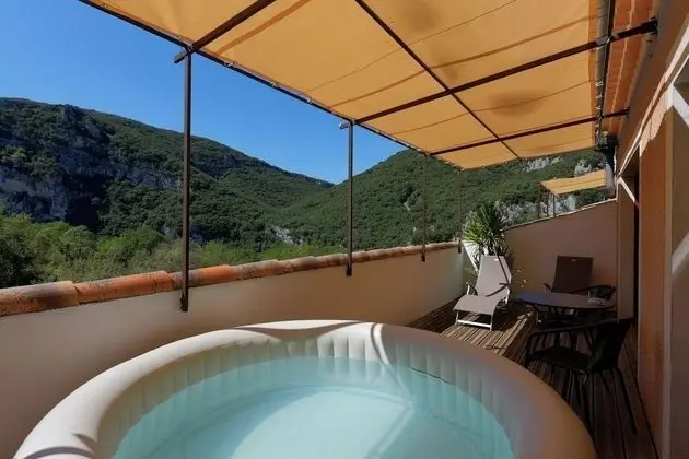 Exclusive Tek Büyük Yataklı Oda