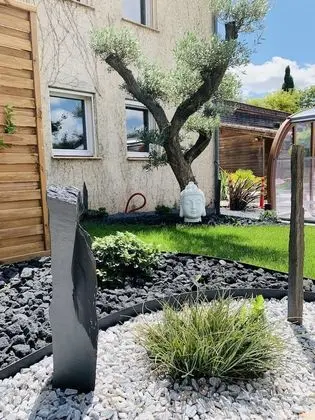 Büyük Yataklı Tek Kişilik Oda