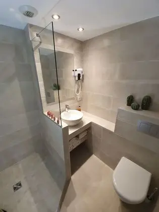 Dört Kişilik Oda, Balkon