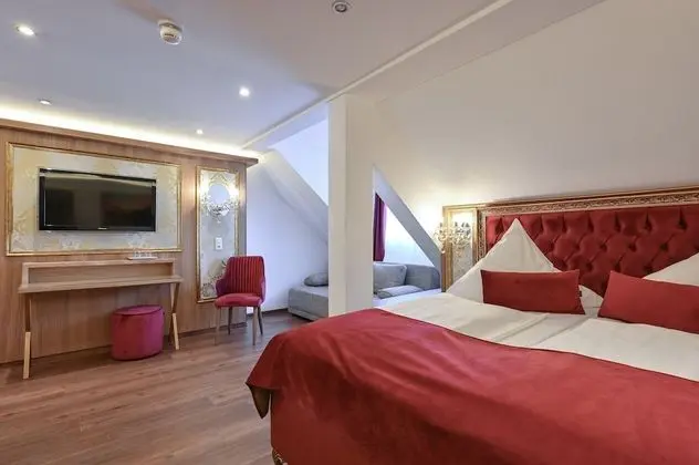 Deluxe Dört Kişilik Oda