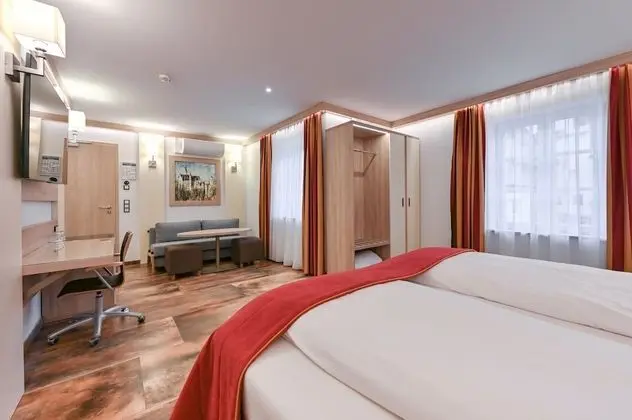 Deluxe Dört Kişilik Oda