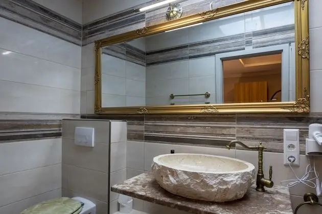 Basic Tek Büyük veya İki Ayrı Yataklı Oda (Annex)