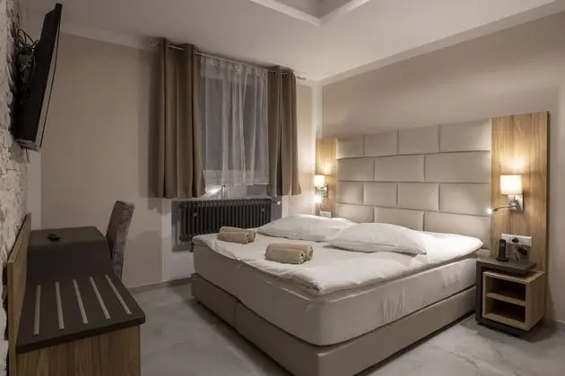 Basic Tek Büyük veya İki Ayrı Yataklı Oda (Annex)