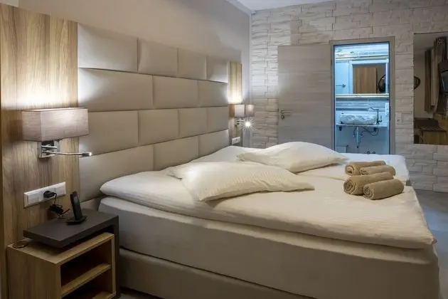 Basic Tek Büyük veya İki Ayrı Yataklı Oda (Annex)