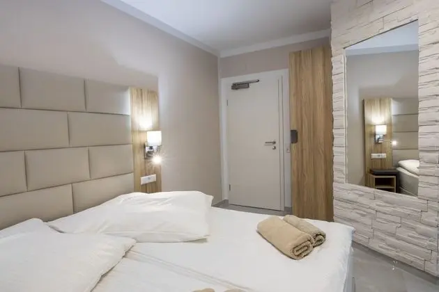 Basic Tek Büyük veya İki Ayrı Yataklı Oda (Annex)