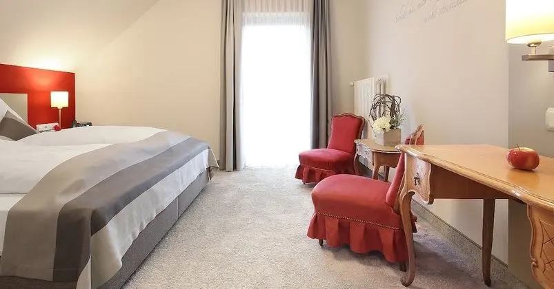 Comfort Tek Büyük Yataklı Oda