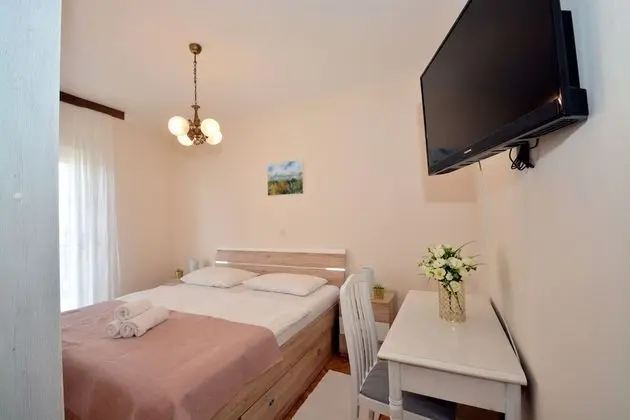 Classic Tek Büyük Yataklı Oda, Balkon, Kısmi Deniz Manzaralı