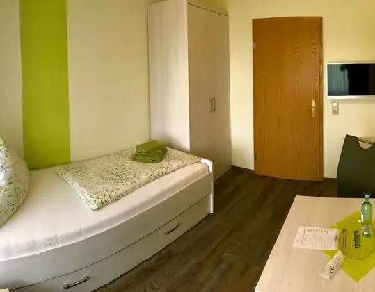 Tek Kişilik Oda, Ortak Banyo