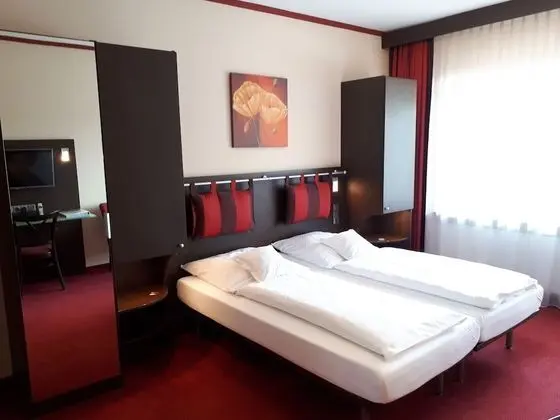 Büyük Yataklı Tek Kişilik Oda