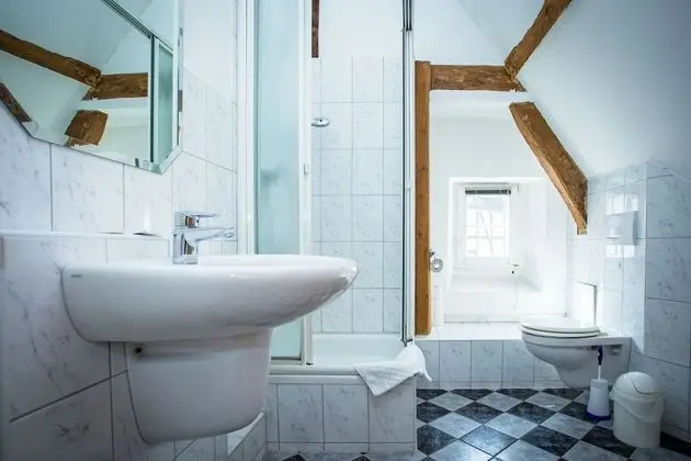 Tek Büyük veya İki Ayrı Yataklı Oda, Özel Banyo