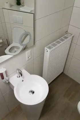 Economy Tek Büyük Yataklı Oda, Ortak Banyo