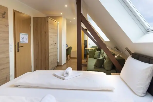 Comfort Tek Büyük Yataklı Oda (Guest House)