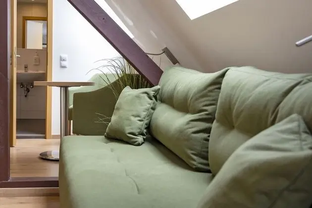 Comfort Tek Büyük Yataklı Oda (Guest House)