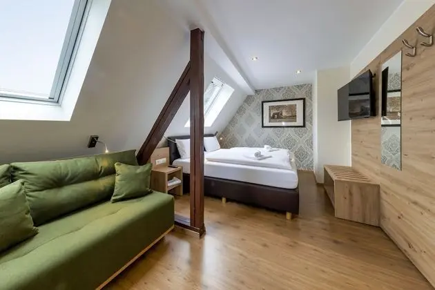 Comfort Tek Büyük Yataklı Oda (Guest House)