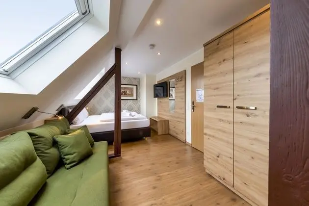 Comfort Tek Büyük Yataklı Oda (Guest House)