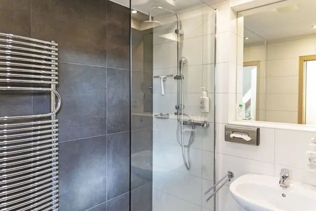 Comfort Tek Büyük Yataklı Oda (Guest House)