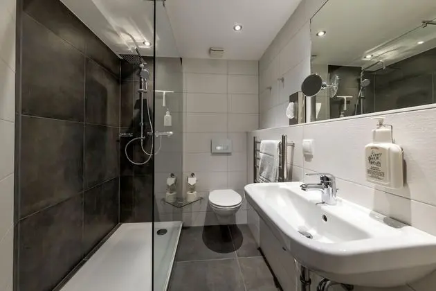 Comfort Tek Büyük Yataklı Oda (Guest House)