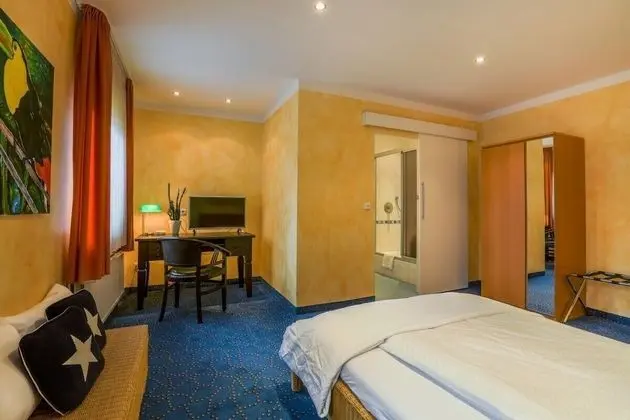 Comfort Tek Büyük Yataklı Oda