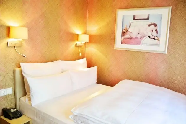 Tek Büyük Yataklı Oda (Small with 1 Queen bed, 1,40m)