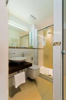 Tek Büyük Yataklı Oda (Small with 1 Queen bed, 1,40m)
