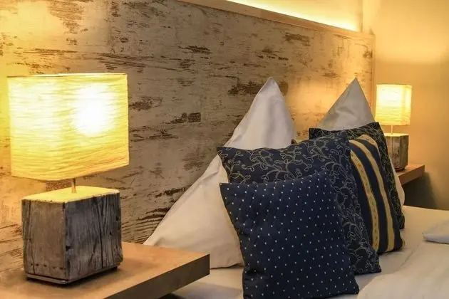 Oda, 1 Çift Kişilik Yatak, Sigara İçilmez, Bahçe Manzaralı