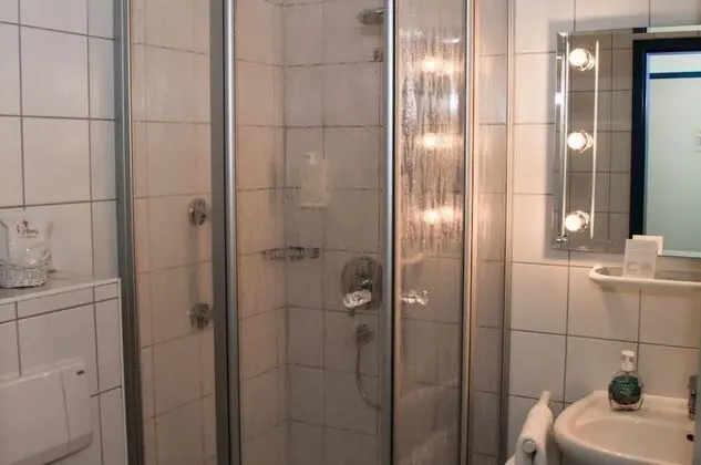 Oda, 1 Çift Kişilik Yatak, Sigara İçilmez, Bahçe Manzaralı