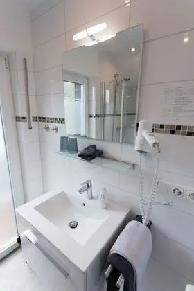 Superior Tek Büyük Yataklı Oda, Banyolu/Duşlu, Nehir Manzaralı