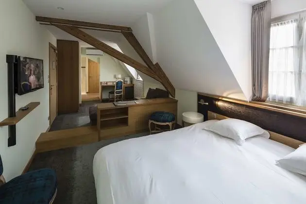 Tek Büyük Yataklı Oda (Cheval Blanc)