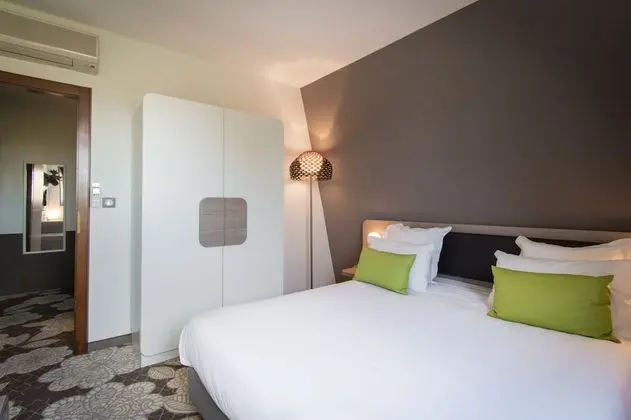 Classic Tek Büyük Yataklı Oda