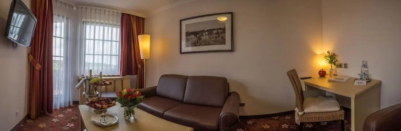 Family Oda (2 Adults + 2 Children)