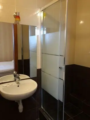 Standard Tek Büyük veya İki Ayrı Yataklı Oda, 1 Çift Kişilik veya 2 Tek Kişilik Yatak
