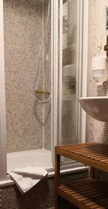 Tek Büyük Yataklı Oda, Banyolu/Duşlu