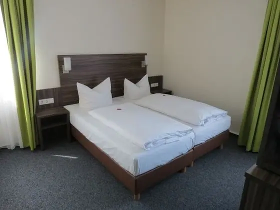 Standard Dört Kişilik Oda