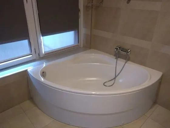 Büyük Yataklı Tek Kişilik Oda