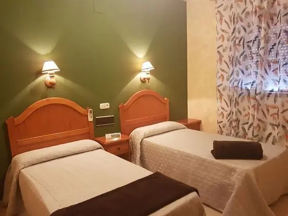 Basic Tek Büyük Yataklı Oda