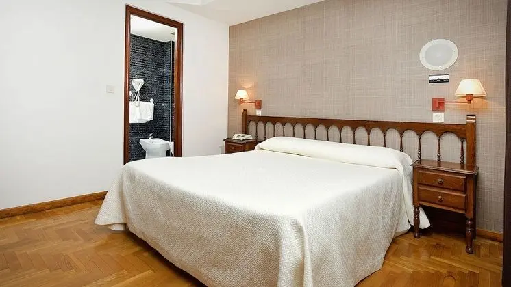 Tek Büyük veya İki Ayrı Yataklı Oda, 1 Çift Kişilik veya 2 Tek Kişilik Yatak