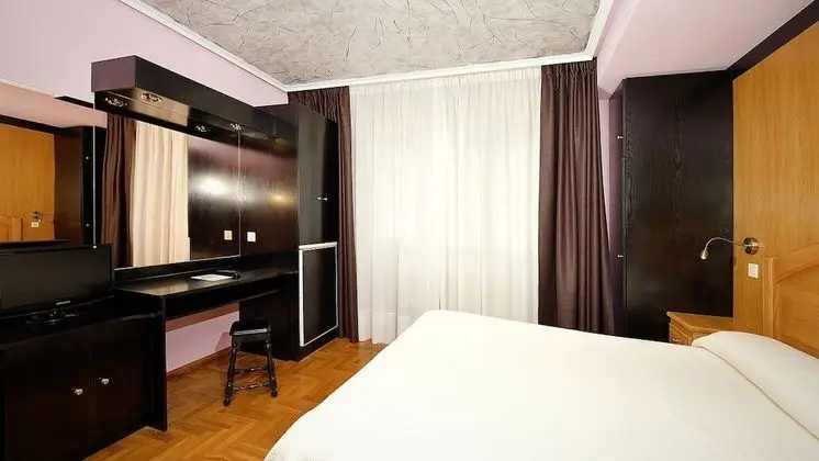 Tek Büyük veya İki Ayrı Yataklı Oda, 1 Çift Kişilik veya 2 Tek Kişilik Yatak