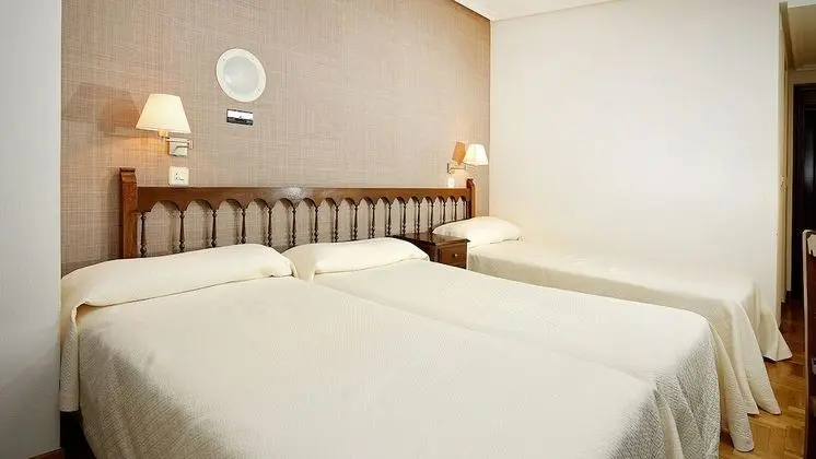 Üç Kişilik Oda, 3 Tek Kişilik Yatak