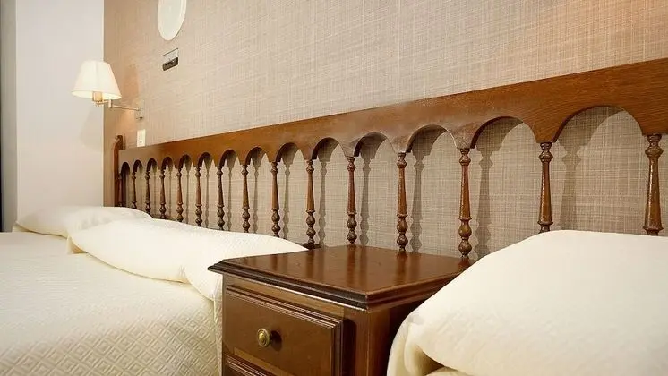 Üç Kişilik Oda, 3 Tek Kişilik Yatak